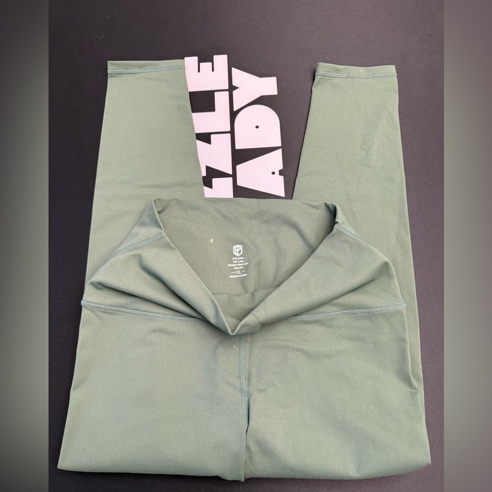 Born Primitive Olive Green Rutched Butt Leggings - Women’s L